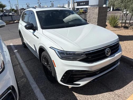 2022 Volkswagen Tiguan 2.0T SE R-Line Black 4MOTION