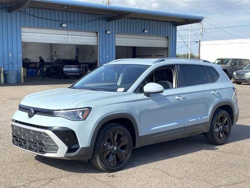 2025 Volkswagen Taos 1.5T SE