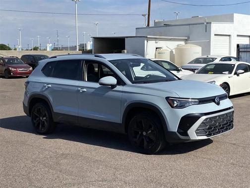2025 Volkswagen Taos 1.5T SE