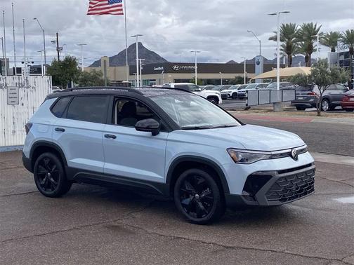 2026 Volkswagen Taos SE Black