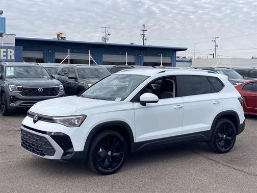 2025 Volkswagen Taos 1.5T SE