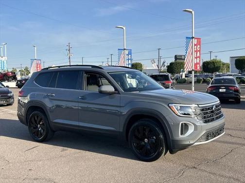 2025 Volkswagen Atlas 2.0T SE w/Technology 4MOTION