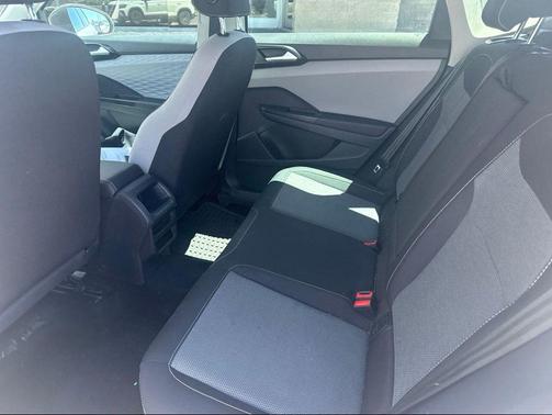 Pure White 2023 Volkswagen Taos 1.5T S