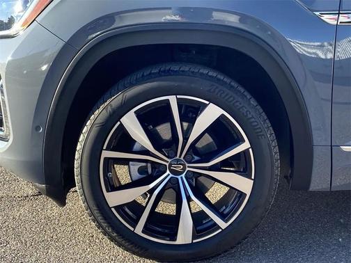 2025 Volkswagen Atlas Cross Sport 2.0T SEL Premium