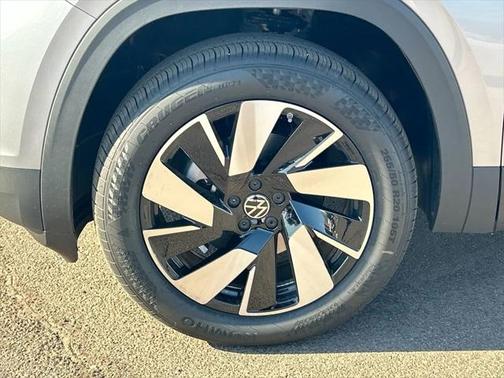 2025 Volkswagen Atlas Cross Sport 2.0T SEL