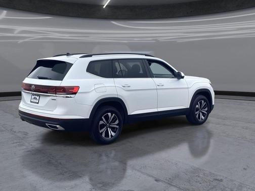 opal white pearl 2026 Volkswagen Atlas 2.0T SE