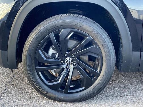 2023 Volkswagen Atlas 3.6L SE w/Technology