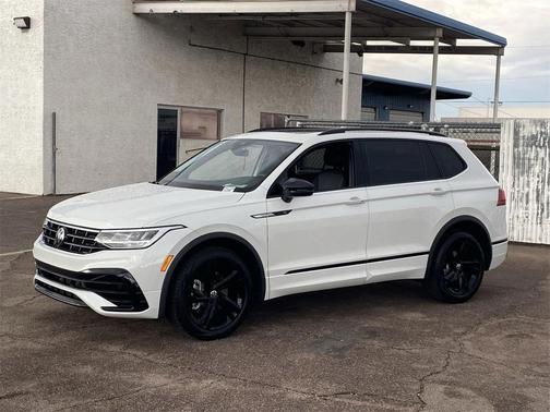 2023 Volkswagen Tiguan 2.0T SE R-Line Black