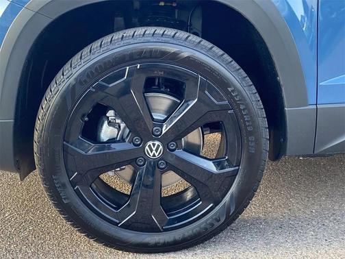 2025 Volkswagen Taos 1.5T SEL