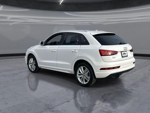 White 2017 Audi Q3 2.0T Premium