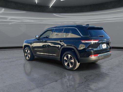 Diamond Black Crystal Pearlcoat 2022 Jeep Grand Cherokee 4xe Base