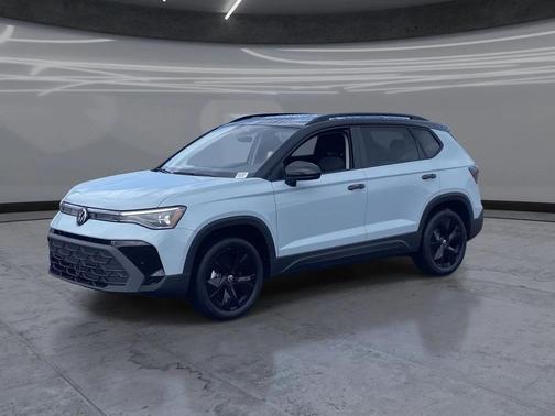 Monument Gray w/Deep Black Roof 2026 Volkswagen Taos SE Black