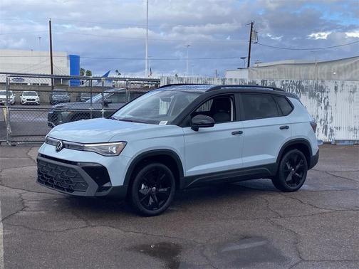 2026 Volkswagen Taos SE Black