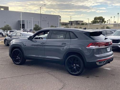 2026 Volkswagen Atlas Cross Sport 2.0T SE w/Technology 4MOTION