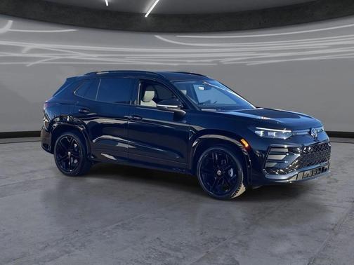 deep black pearl 2026 Volkswagen Tiguan 2.0T SE R-Line Black