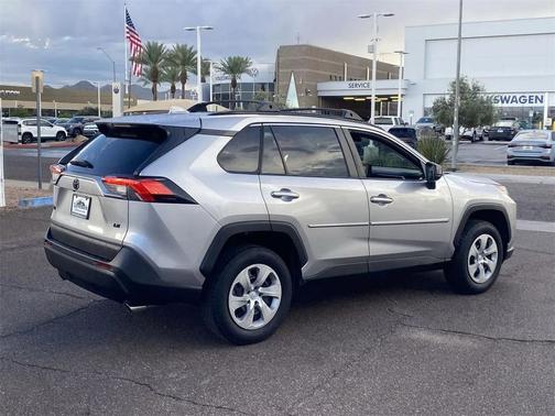 2020 Toyota RAV4 LE