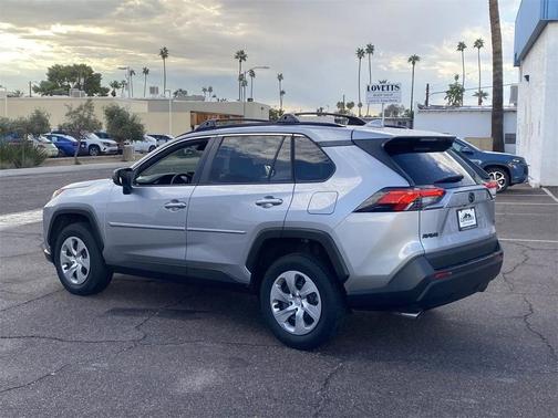2020 Toyota RAV4 LE