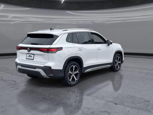 Pure White 2026 Volkswagen Tiguan 2.0T SE