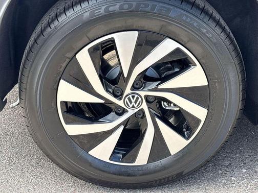 pure white 2026 Volkswagen Tiguan 2.0T S