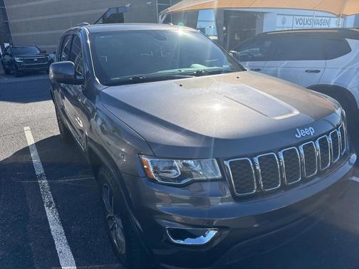 2019 Jeep Grand Cherokee Laredo