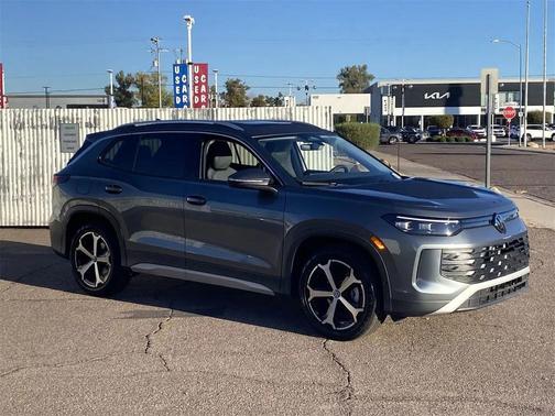 2026 Volkswagen Tiguan 2.0T SE