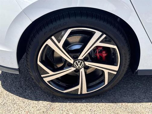 2025 Volkswagen Golf GTI 2.0T SE DSG