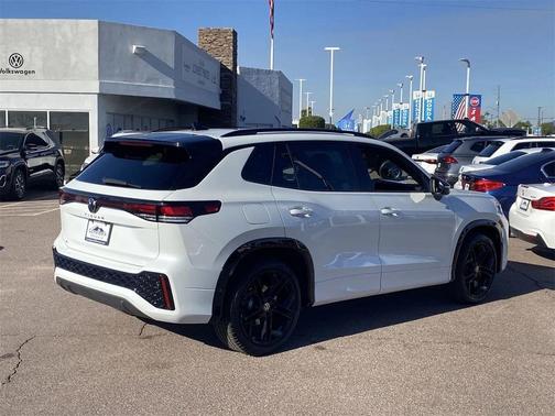 2026 Volkswagen Tiguan 2.0T SE R-Line Black