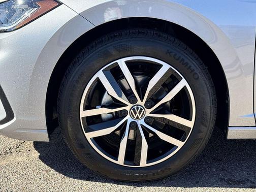 Pyrite Silver Metallic 2026 Volkswagen Jetta 1.4T SE