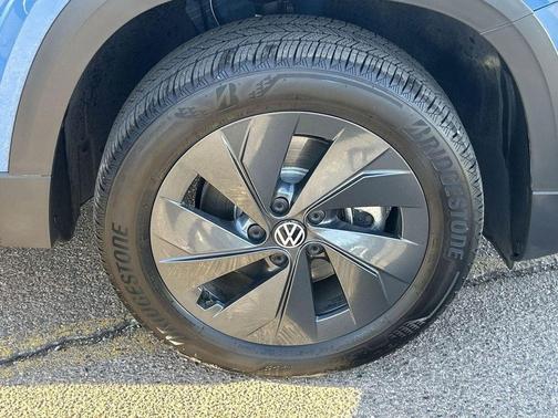 Monterey Blue Pearl 2025 Volkswagen Taos 1.5T S