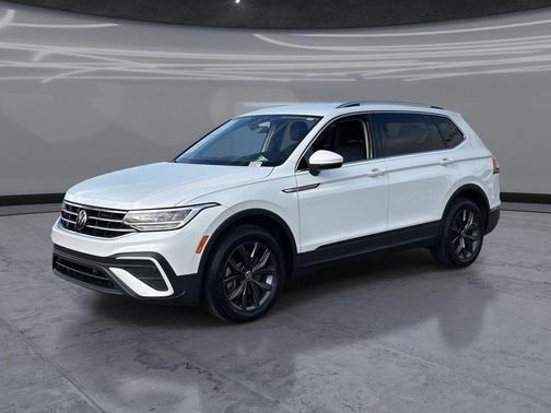 Pure White 2022 Volkswagen Tiguan 2.0T SE