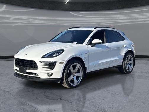 Carrara White Metallic 2018 Porsche Macan Macan
