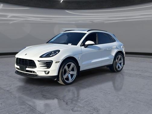 Carrara White Metallic 2018 Porsche Macan Macan