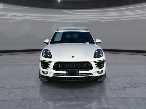 Carrara White Metallic 2018 Porsche Macan Macan