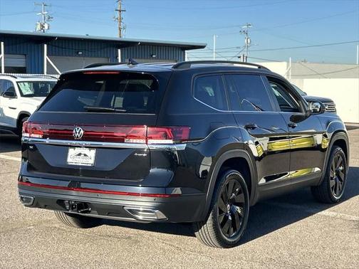 2025 Volkswagen Atlas 2.0T SE w/Technology 4MOTION