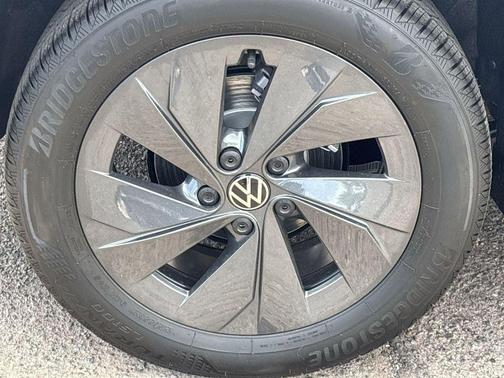 Pure White 2026 Volkswagen Taos S