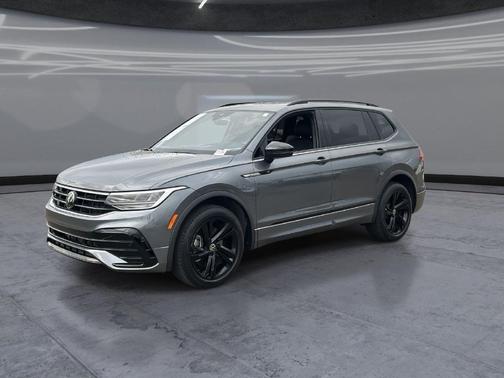 Platinum Gray Metallic 2024 Volkswagen Tiguan 2.0T SE R-Line Black