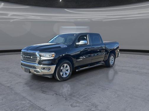 Diamond Black Crystal Pearlcoat 2023 RAM 1500 Laramie