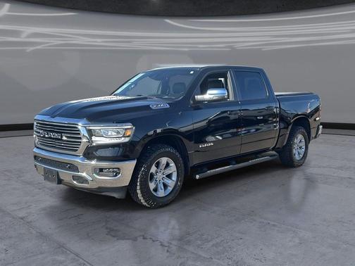 Diamond Black Crystal Pearlcoat 2023 RAM 1500 Laramie