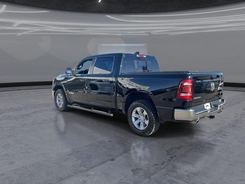Diamond Black Crystal Pearlcoat 2023 RAM 1500 Laramie