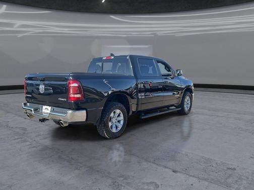 Diamond Black Crystal Pearlcoat 2023 RAM 1500 Laramie