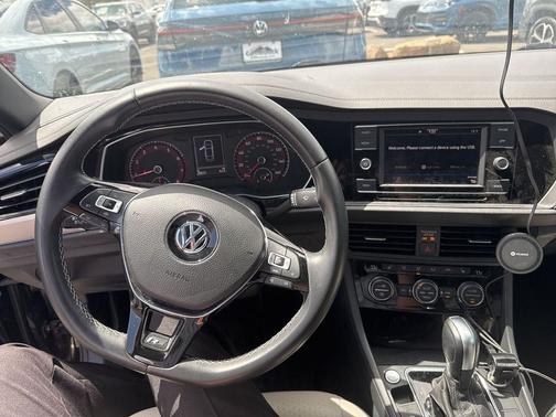 Deep Black Pearl 2020 Volkswagen Jetta 1.4T R-Line