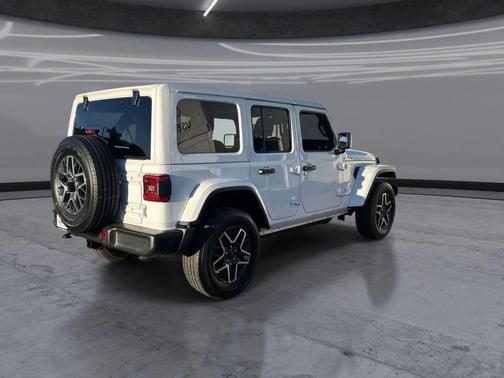 2024 Jeep Wrangler 4-Door Sahara 4x4