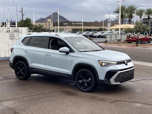 2026 Volkswagen Taos SE