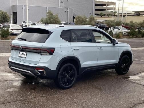 2026 Volkswagen Taos SE