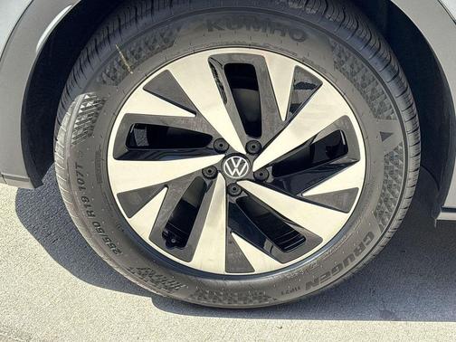 Pure Gray 2026 Volkswagen ID.4 Pro
