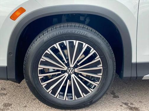 2025 Volkswagen Tiguan 2.0T S