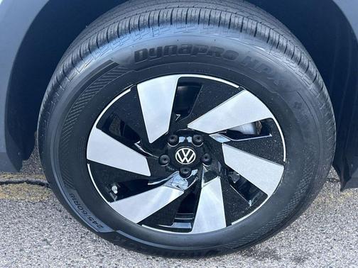 Opal White Pearl 2027 Volkswagen Atlas SE