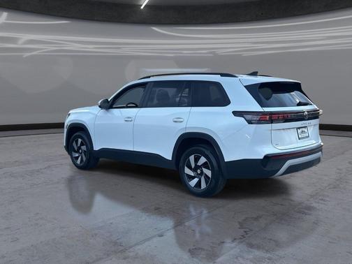Opal White Pearl 2027 Volkswagen Atlas SE