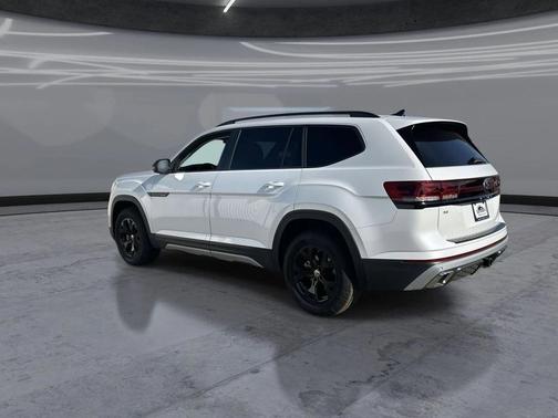 Opal White Pearl 2026 Volkswagen Atlas Peak Edition