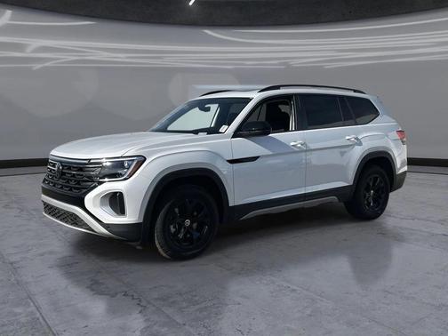 Opal White Pearl 2026 Volkswagen Atlas Peak Edition